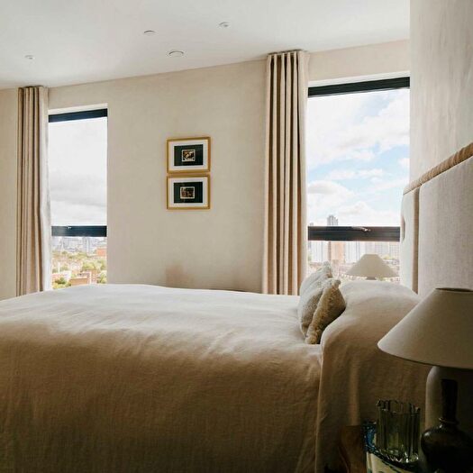 2 Bedroom Flat For Sale In Graphite Square, London, SE11