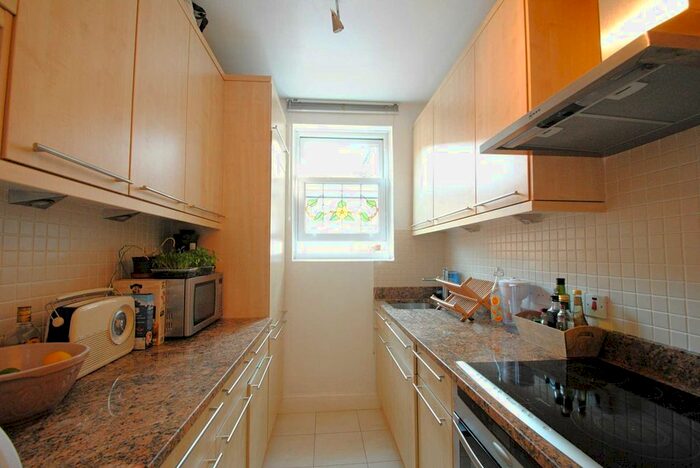 1 Bedroom Flat To Rent In Hampden Road, Hornsey, N8