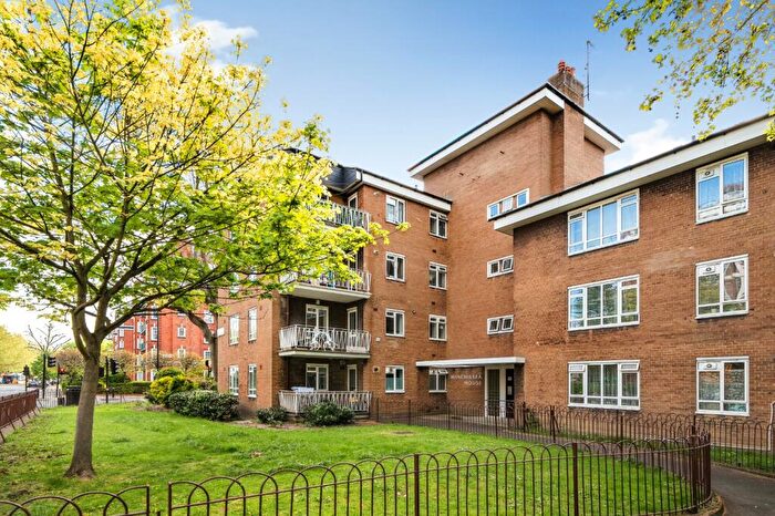 Flat For Sale In St. Johns Wood Road, London, NW8