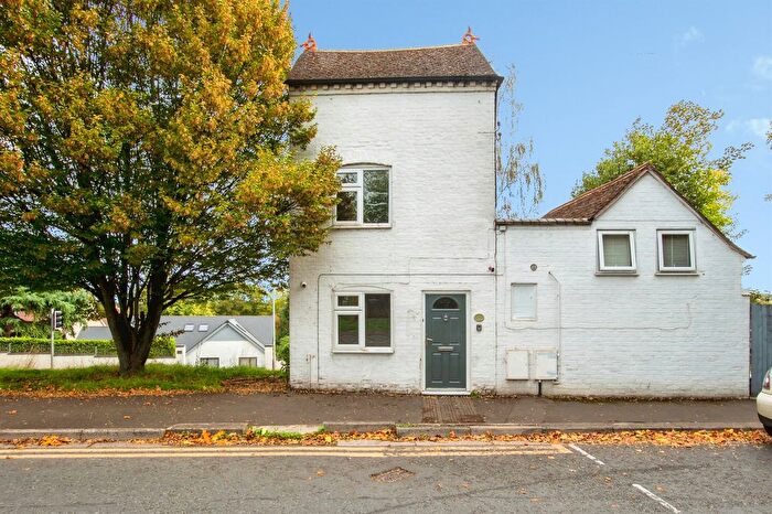 2 Bedroom Semi Detached House For Sale In Henwick Road, Worcester, WR2