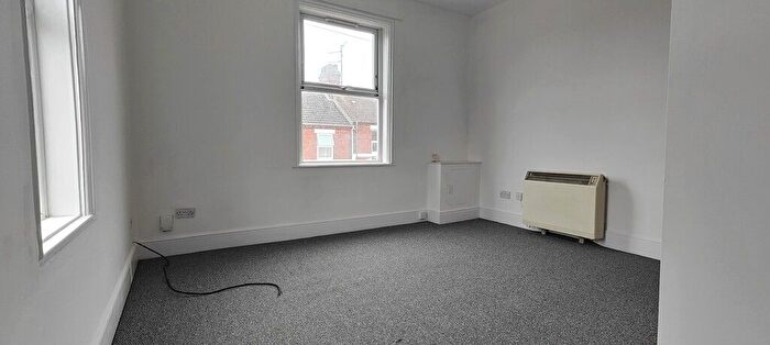 1 Bedroom Flat To Rent In Talbot Road, Wellingborough, NN8