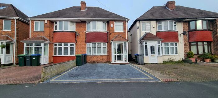 3 Bedroom House To Rent In Waddington Avenue, Birmingham, B43
