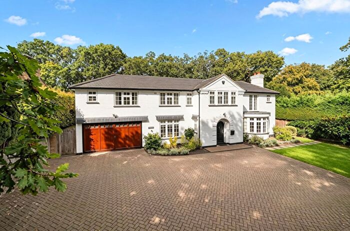 5 Bedroom Detached House For Sale In Pyrford, Surrey, GU22