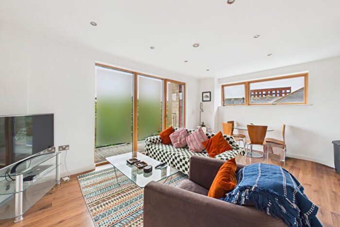 2 Bedroom Apartment For Sale In Porter Brook House, Ecclesall Road, Sheffield, South Yorkshire, S11