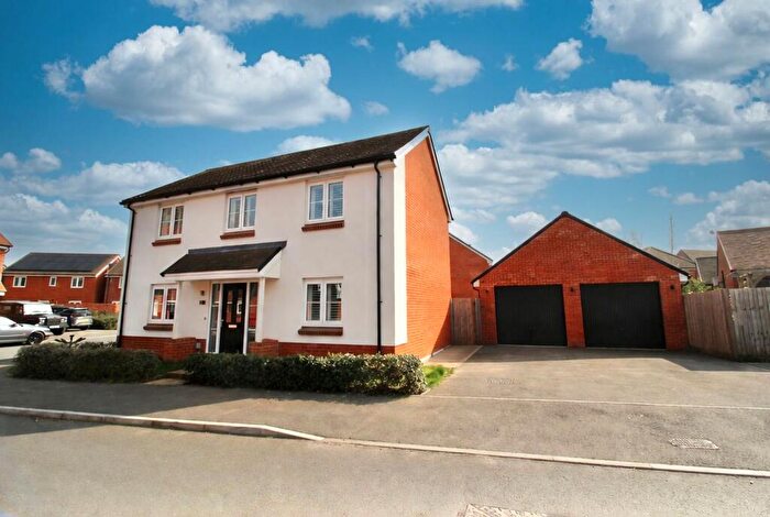 4 Bedroom Detached House For Sale In Avon Road, Curbridge, SO30