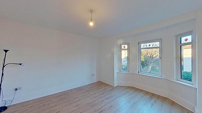 1 Bedroom Flat To Rent In Hawkhill Avenue, Edinburgh, EH7