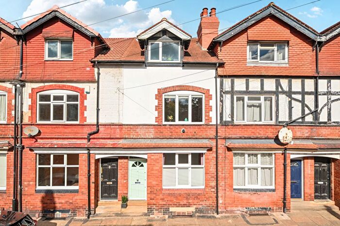 4 Bedroom Terraced House For Sale In Hawthorn Vale, Chapel Allerton, Leeds, LS7