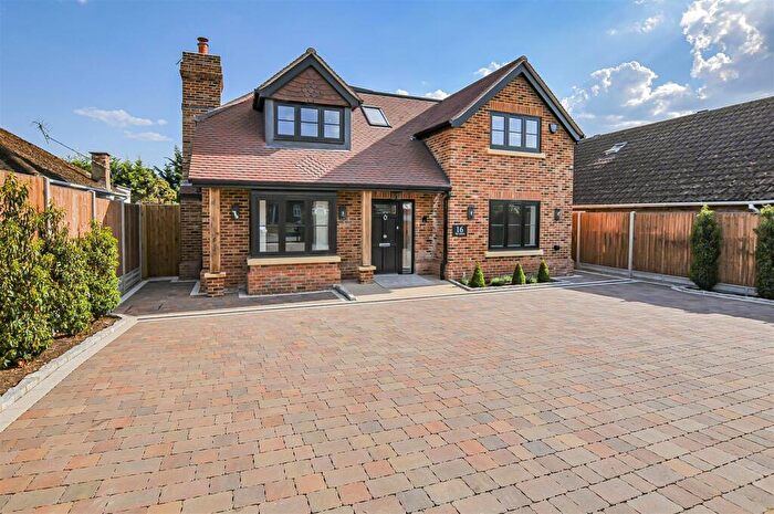4 Bedroom Detached House For Sale In The Uplands, Bricket Wood, AL2