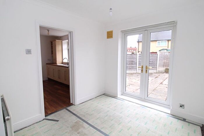 3 Bedroom Semi-detached House For Sale In Chidwall Road, Woodhouse Park, M22