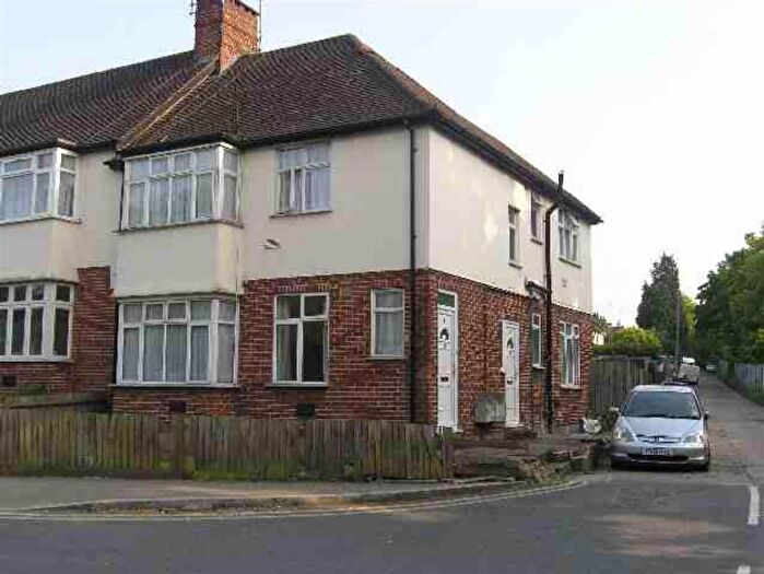 2 Bedroom Flat To Rent In Henley Court, Watford Way, NW4