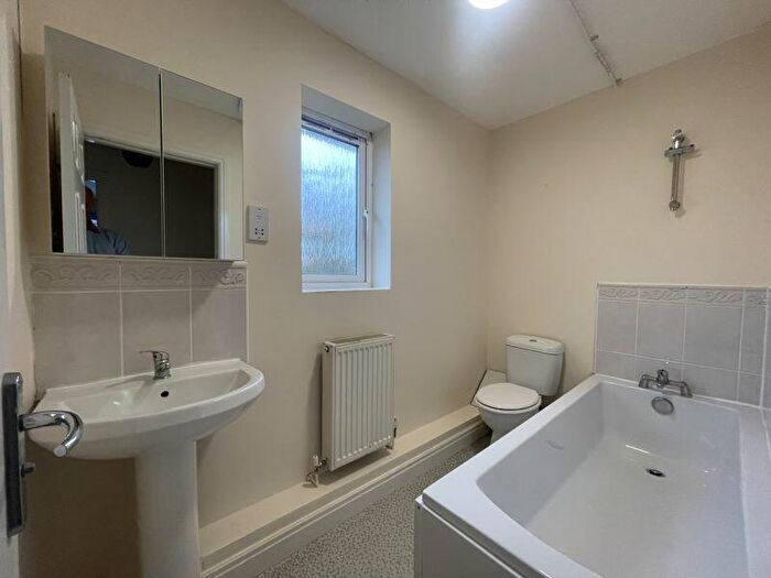 2 Bedroom Coach House For Sale In Biddiblack Way, Bideford, EX39