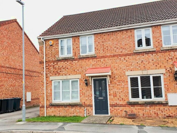 Houses for sale & to rent in WF15 8JS, Third Avenue, Liversedge And