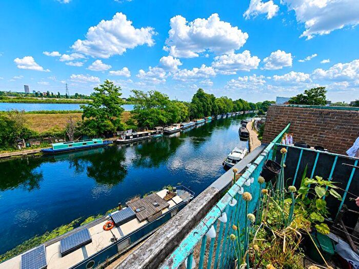 4 Bedroom House For Sale In Grovelands Road, London, N15