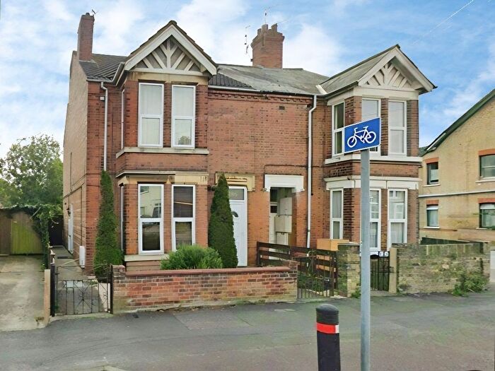 2 Bedroom Flat To Rent In Oundle Road, Peterborough, PE2