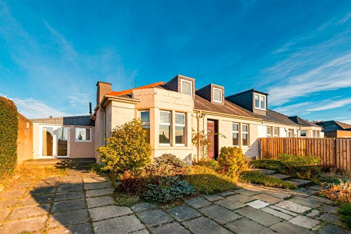 5 Bedroom Property For Sale In Strachan Gardens, Blackhall, Edinburgh, EH4