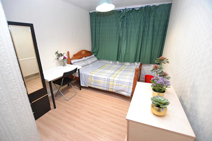 4 Bedroom Flat To Rent In Bigland Street, Shadwell, London, E1
