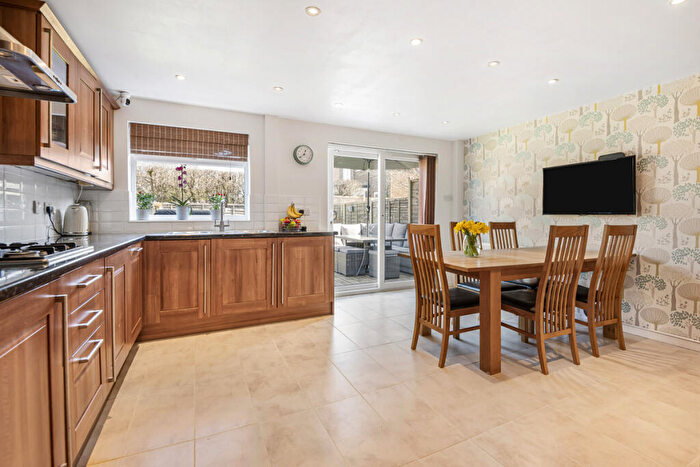 4 Bedroom Semi-Detached House For Sale In Cheyne Walk, Gravesend, DA13