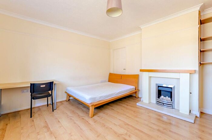 4 Bedroom Semi-Detached House To Rent In Hornbeam Road, Stoughton, Guildford, GU1