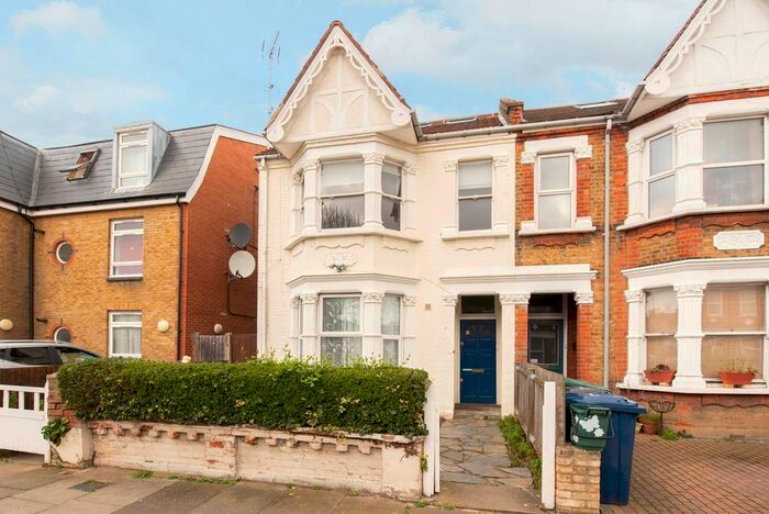 2 Bedroom Flat To Rent In Regina Road, London, W13