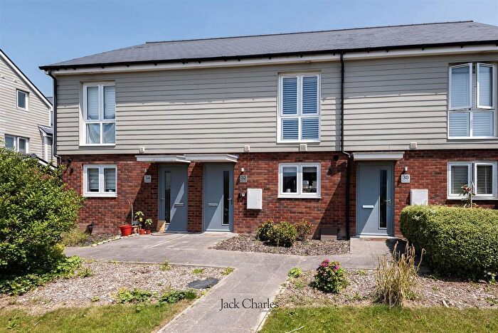 2 Bedroom Property For Sale In Herald Gardens, Tunbridge Wells, TN2