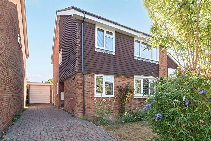 4 Bedroom Detached House For Sale In Willmers Close, Bedford, MK41