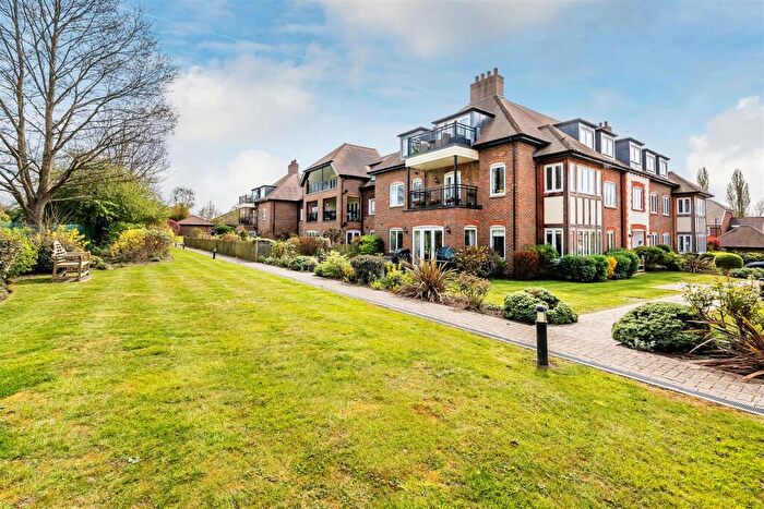 3 Bedroom Apartment To Rent In Hartfield Road, Leatherhead, KT22