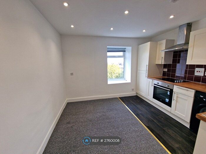 2 Bedroom Flat To Rent In Rosefield Street, Dundee, DD1