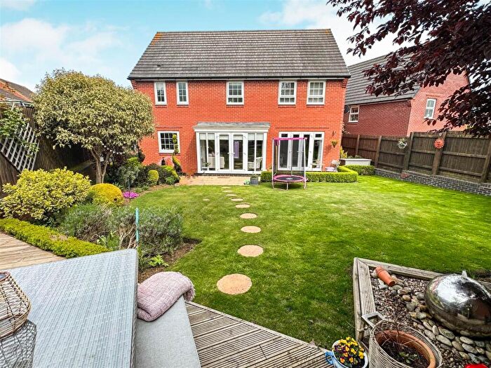 4 Bedroom Detached House For Sale In Chippenham Close, Wellingborough, NN8