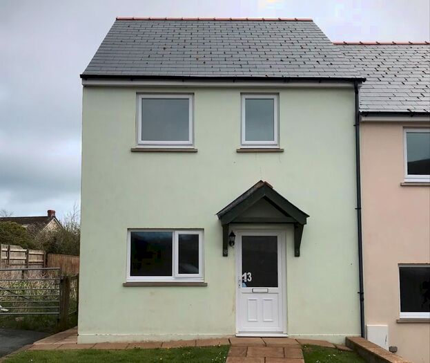 Terraced House To Rent In Cae Gerddi, Stop And Call, Goodwick, SA64