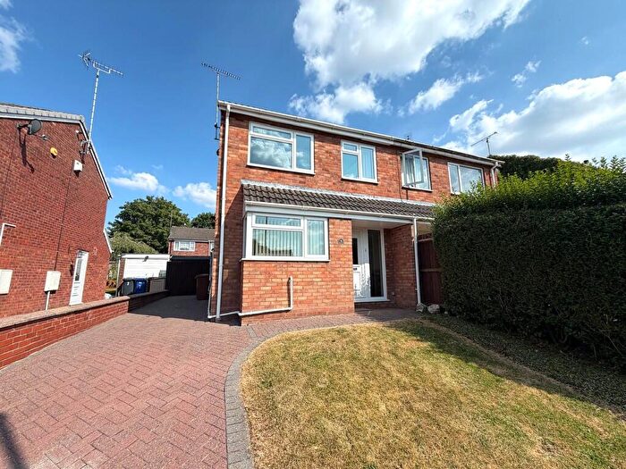 3 Bedroom Semi-Detached House To Rent In Ashleigh Drive, Uttoxeter, ST14