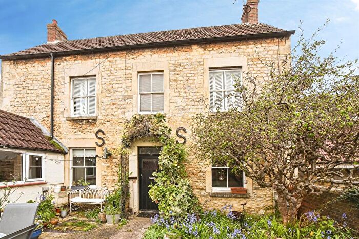 4 Bedroom Detached House For Sale In Wood Street, Calne, SN11