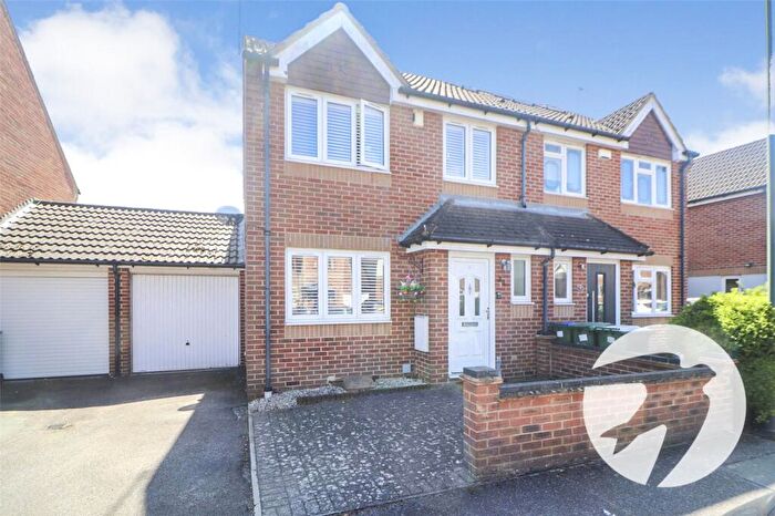 4 Bedroom Semi Detached House For Sale In Cookson Grove, Erith, DA8