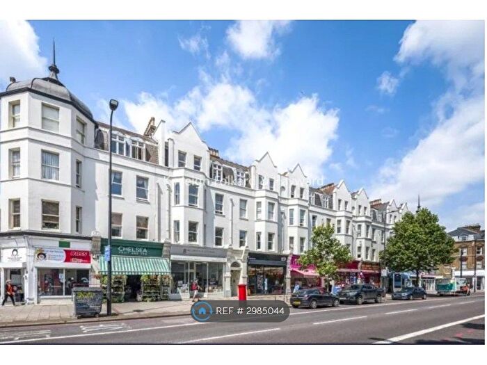 3 Bedroom Flat To Rent In Glenshaw Mansions, London, SW9