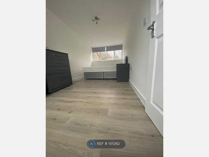 1 Bedroom Flat To Rent In Blenheim Walk Corby, Corby, NN18