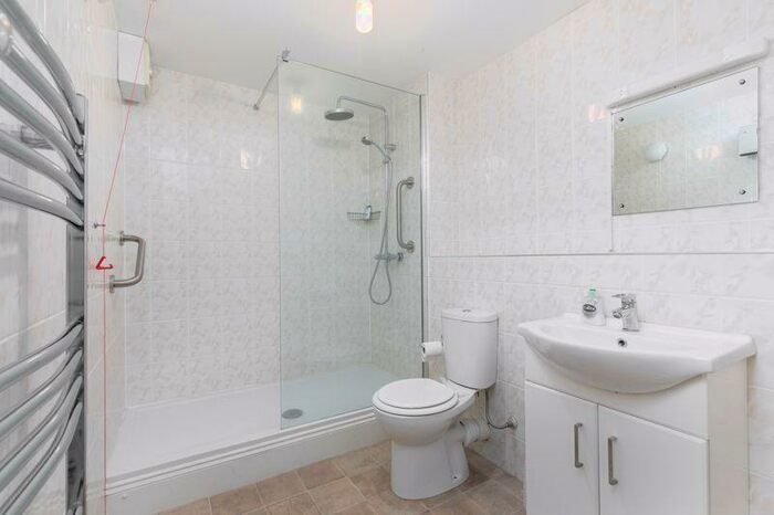 2 Bedroom Retirement Property For Sale In Portland Road, East Grinstead, RH19