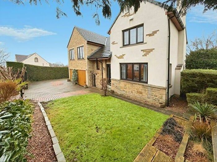 4 Bedroom Detached House For Sale In Glenview Grove, Nab Wood, Shipley, BD18
