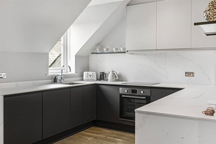 1 Bedroom Flat For Sale In Henmarsh Court, Balls Park, Hertford, SG13