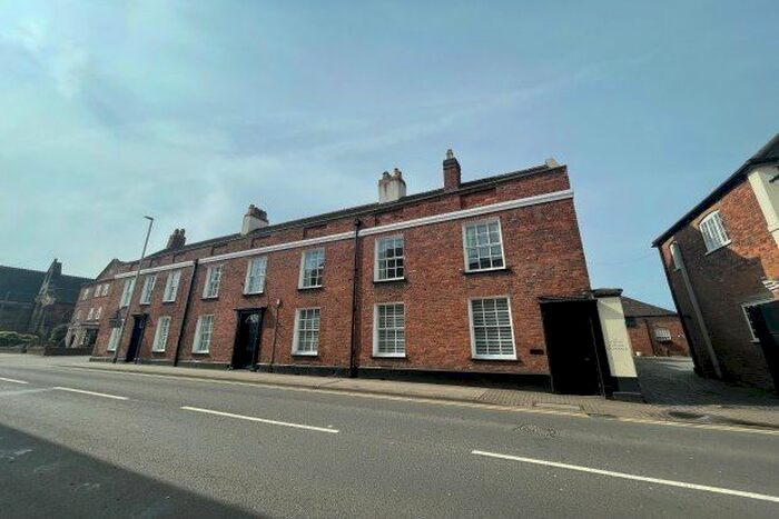 2 Bedroom Flat To Rent In Beatrice Court, Lichfield, WS13