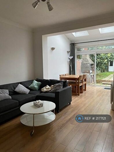 2 Bedroom Maisonette To Rent In Colindeep Lane, London, NW9