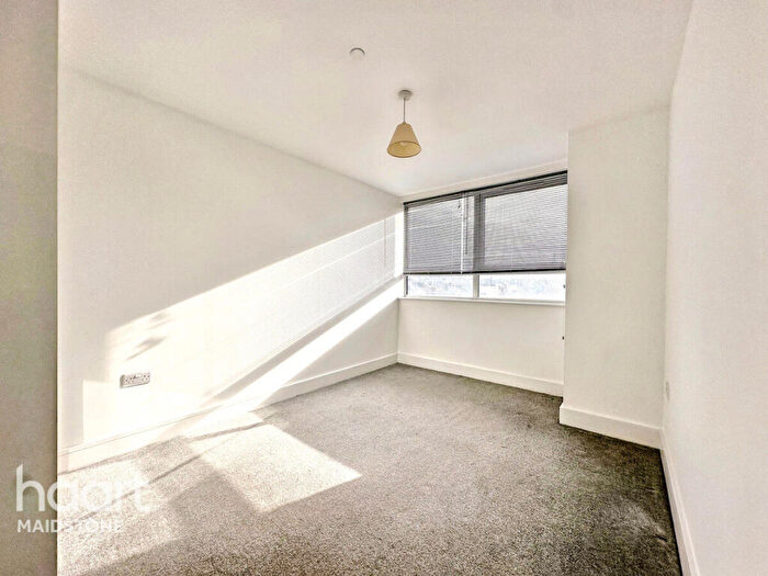 2 Bedroom Apartment For Sale In Lower Stone Street, Maidstone, ME15