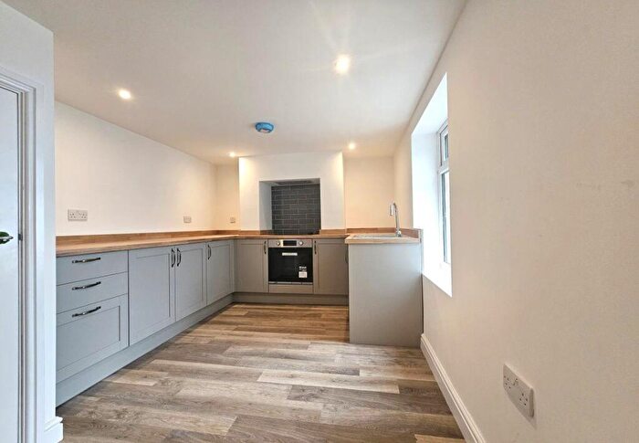 2 Bedroom Cottage To Rent In Water Street Deal, CT14