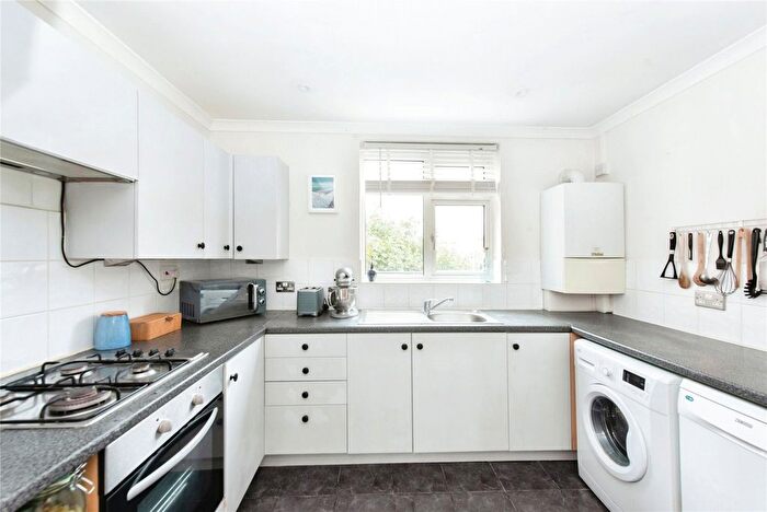 1 Bedroom Flat For Sale In Down Road, Teddington, TW11