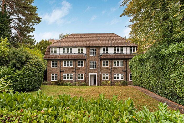 2 Bedroom Flat For Sale In Durham Road, Bromley, BR2