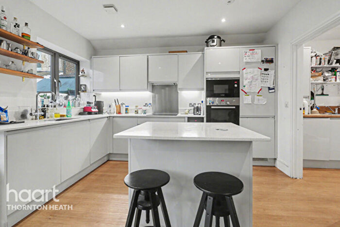 3 Bedroom End Of Terrace House For Sale In Zion Place, Thornton Heath, CR7