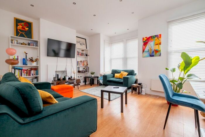 2 Bedroom Flat To Rent In Coleridge Road, London, N8