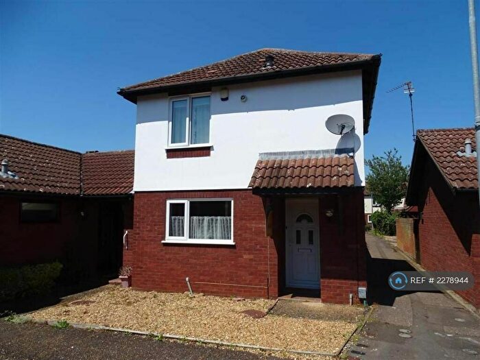 2 Bedroom End Of Terrace House To Rent In Cardinals Gate, Peterborough, PE4