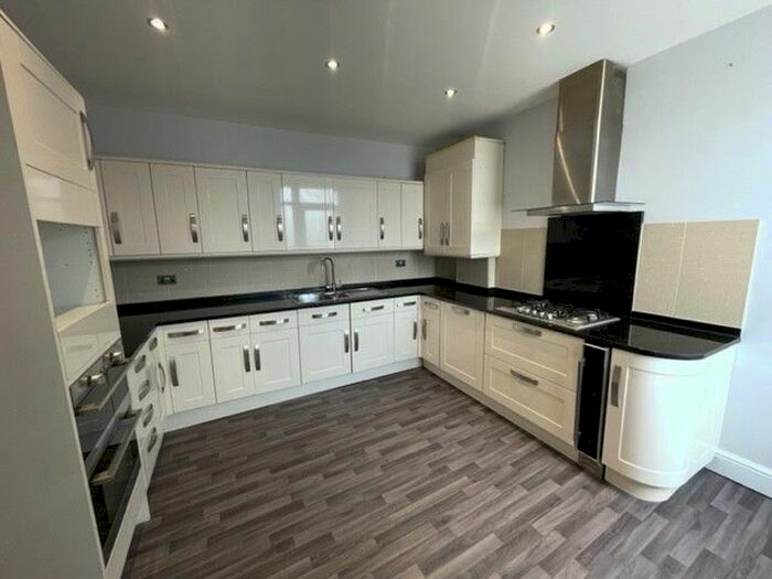 1 Bedroom Flat To Rent In Spa Road, Hockley, SS5