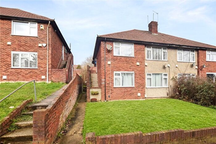 2 Bedroom Maisonette For Sale In Rochester Drive, Bexley, DA5