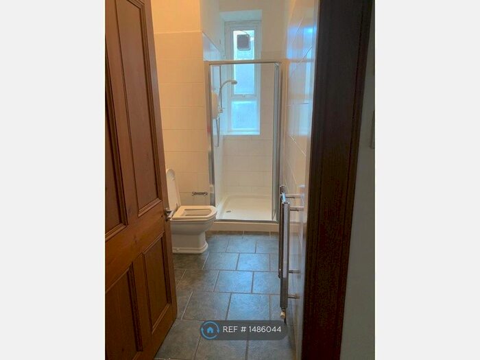 2 Bedroom Flat To Rent In Esslemont Avenue, Aberdeen, AB25