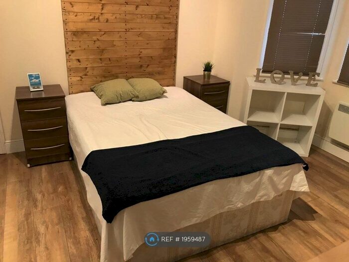 Studio To Rent In London, London, N7